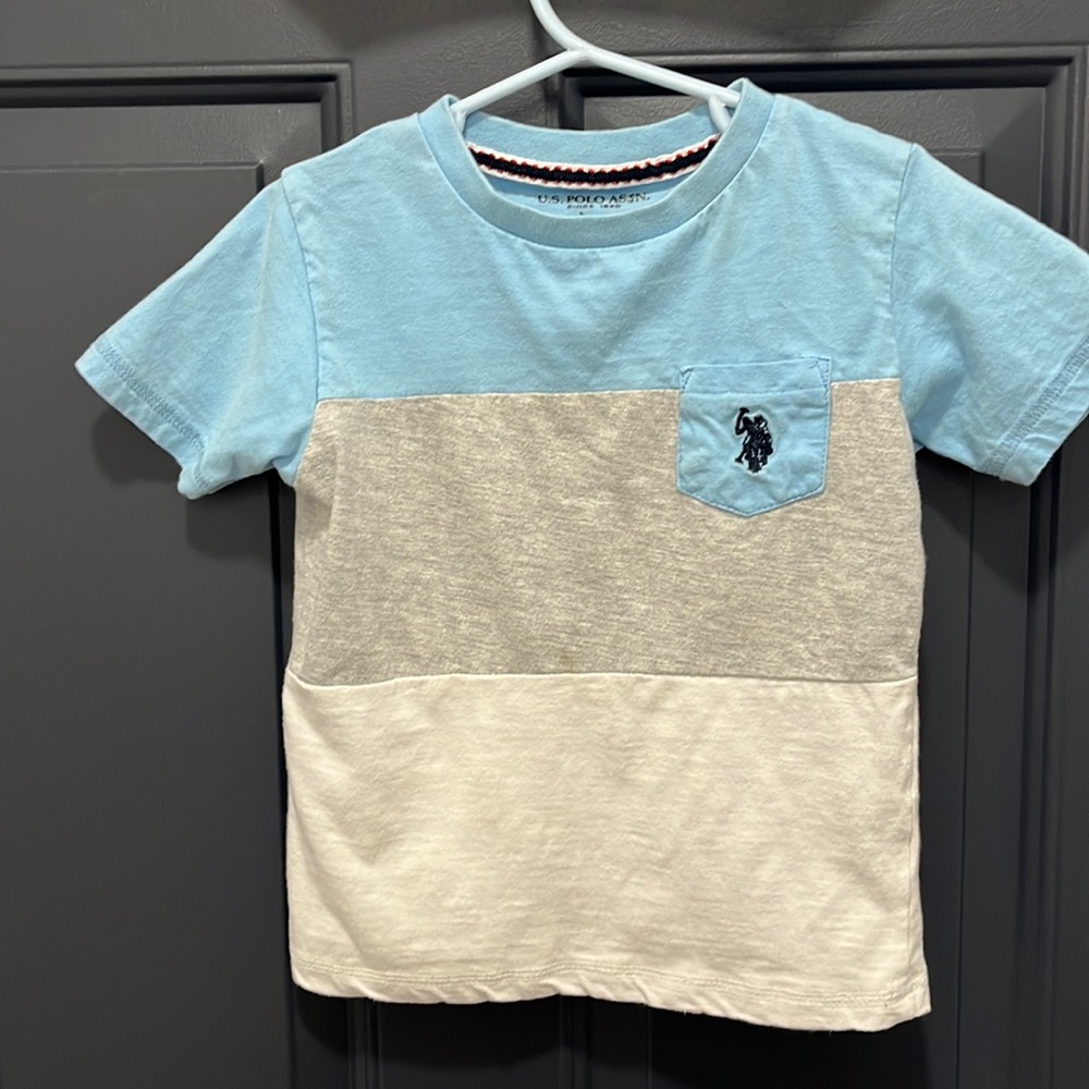 Toddler boys T-shirt Size 3T
